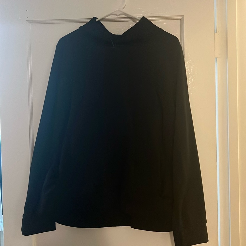 Black sweatshirt
